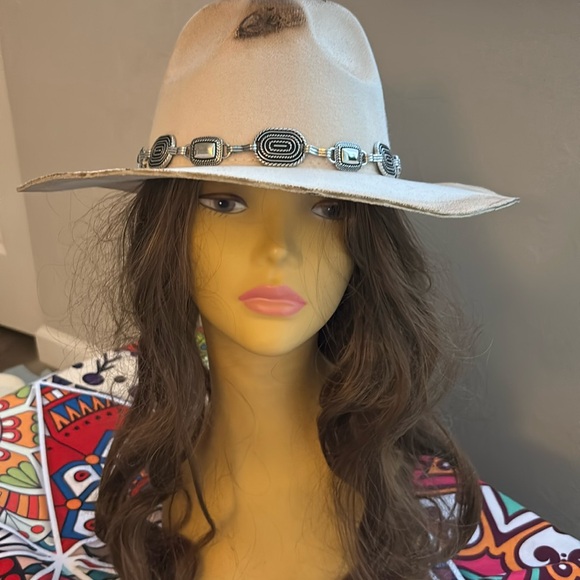 Buck Horn and  Horseshoe Burnt Rancher with Unique Concho and Concho Band. - Picture 12 of 12